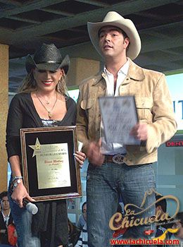 diarios_me_entregaron_la_luminaria_de_oro