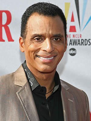 ¿QUE OPINAN DEL JURADO DE LATIN AMERICAN IDOL? Jon Secada