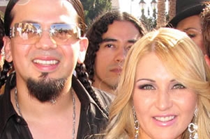 Cruz Martínez con Alicia Villarreal