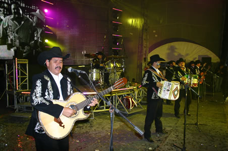 Los_Huracanes_del_Norte_se_entregaron_en_cuerpo_y_alma