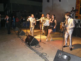 La_Sonora_Dinamita_con_Venetia_y_Tito
