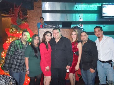 Duelo con sus esposas