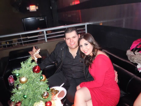 Oscar Iván Treviño con su esposa
