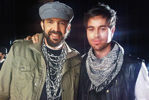Enrique-Iglesias-con-Juan-Luis-Guerra