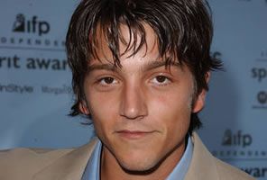 diego-luna-18th-annual-ifp-independe diego-luna-18th-annual-ifp-independe
