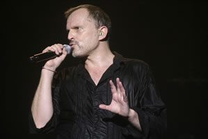 notichismes_2010_noviembre_MIGUEL-BOSE