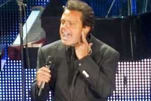 20110330_06_18_LuisMiguel_ntx1 20110330_06_18_LuisMiguel_ntx1