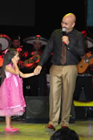 Lupillo_Rivera_con_su_pequea_hija_Lupita