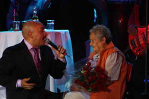 Lupillo_cantando_amorcito_corazn