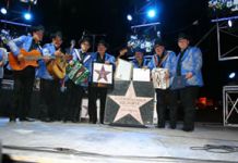 ESTRELLA DE LOS HURACANES DEL NORTE 1.-_Los_Huracanes_emocionados_con_su_Estrella_de_Las_Vegas