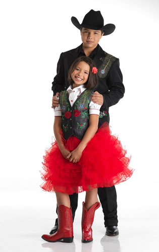 ANGELA Y LEONARDO AGUILAR CANTARAN AL LADO DE SU ABUELA, FLOR SILVESTRE, EN ZACATECAS ANGELA Y LEONARDO AGUILAR CANTARAN AL LADO DE SU ABUELA, FLOR SILVESTRE, EN ZACATECAS