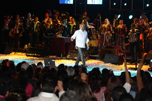 Lupillo_Rivera_en_el_Teatro_Blanquita_2013_2_146