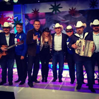 El grupo Pesado que está celebrando 20 años de trayectoria estuvo al pié del cañón en el evento