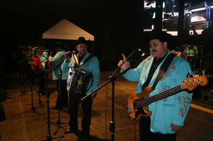 Heraclio_y_Chuy_recrean_el_estilo_huracanado
