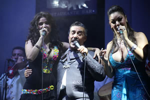 Paola_Preciado_Pedro_Rivera_y_Tania_Mendoza__interpretando_Mxico_Lindo_y_Querido