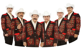 cardenales_traje_rojo_y_cafe