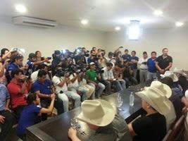 El_Gigante_de_America_atendi_a_los_medios_de_Bolivia El_Gigante_de_America_atendi_a_los_medios_de_Bolivia