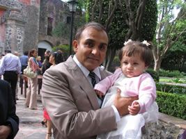 Arturo y su sobrina Regina Arturo y su sobrina Regina