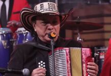 el msico colombiano alcanz el xito interpretando cumbias como el campanero y cumbia sampuesana