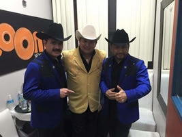 Cesareo Jr con Mario y Chito de Tucanes