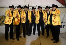 Baile Huracanes del Norte en Texcoco