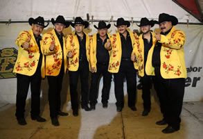 Baile Huracanes del Norte en Texcoco Baile Huracanes del Norte en Texcoco