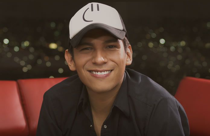ELÍAS MEDINA LANZA SU ”EL ACÚSTICO” TOTALMENTE DIGITAL