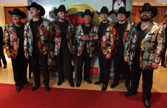 Los Rieleros-696X451