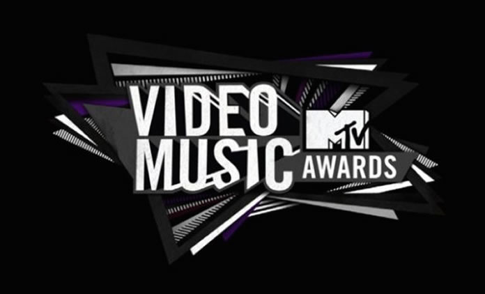 2015-mtv-music-video-696x422