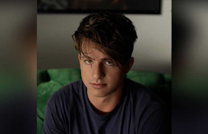 Charlie_Voicenotes-696x451