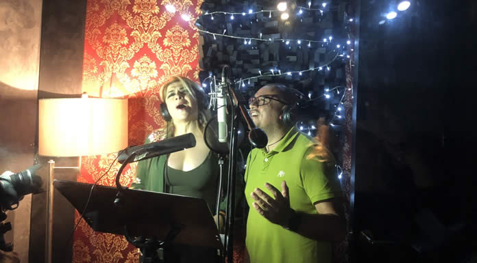 Marcos y Dulce grabando la canción
