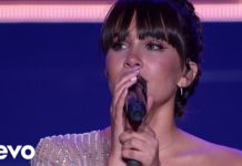 PLAY TOUR DE AITANA comparte dos nuevos videos En Vivo