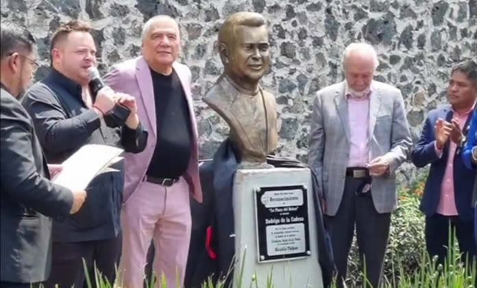 Develación Escultura Rodrigo