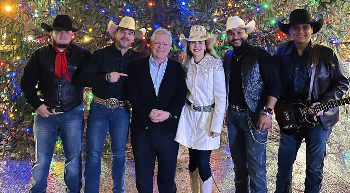Encienden La Navidad LAURA DENISSE Y LOS BRILLANTES en Nashville