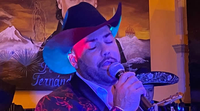 ROGELIO MARTÍNEZ presenta su disco “LA HISTORIA” en México