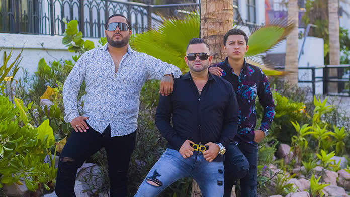 ROBERTO JUNIOR Y BANDA SAN JUAN te invitan a vivir “UNA PEDA EN MAZATLÁN”