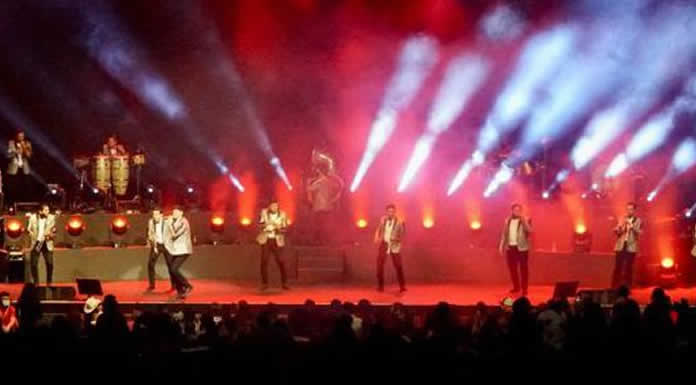 LA ADICTIVA hace vibrar el escenario del Microsoft Theater en Los Ángeles