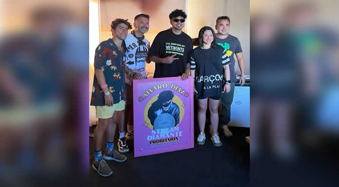 ÁLVARO DÍAZ recibe Certificación Diamante por su éxito “PROBLEMÓN” y debuta exitosamente en Lollapalooza Argentina y Chile