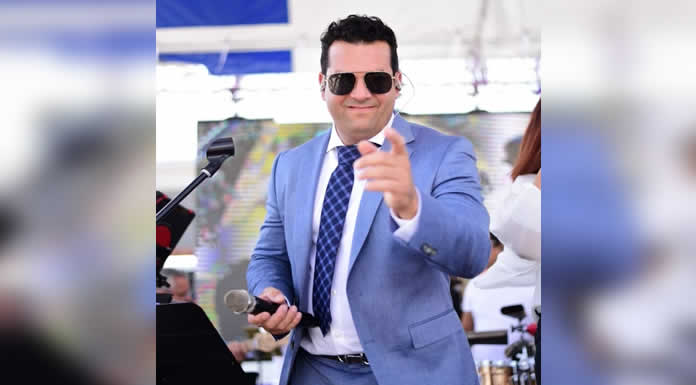 CAPITÁN V MUSIC trabaja con los productores latinos más reconocidos de la música