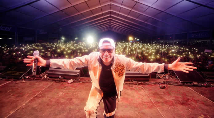 RAYMIX transporta al espacio a todos los presentes en LA FERIA DE SAN ISIDRO con su electrocumbia