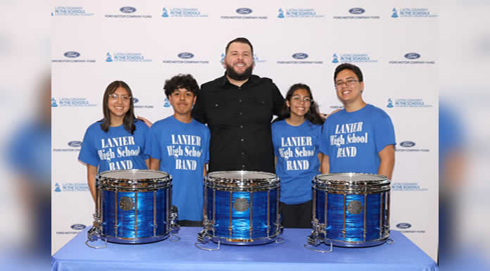 EL FANTASMA se une al programa LATIN GRAMMY EN LAS ESCUELAS™ en beneficio de la secundaria SIDNEY LANIER en San Antonio