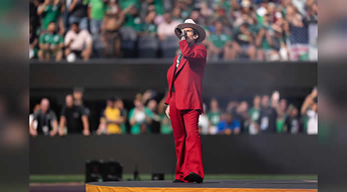 ADRIEL FAVELA cierra intensa gira de promoción con su participación en la ceremonia de apertura de la gran final de LA COPA DE ORO 2023