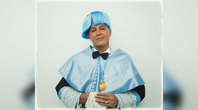 ALEJANDRO SANZ fue investido como DOCTOR HONORIS CAUSA por la UNIVERSIDAD DE CÁDIZ y dedica su discurso a la alegría