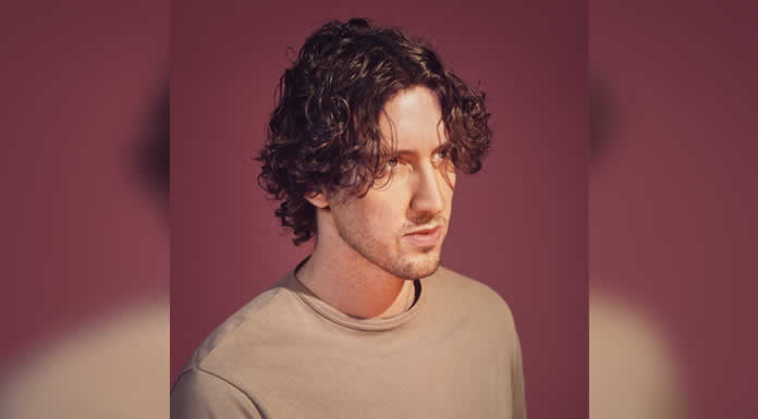 DEAN LEWIS lanza su nuevo sencillo: “TRUST ME MATE”
