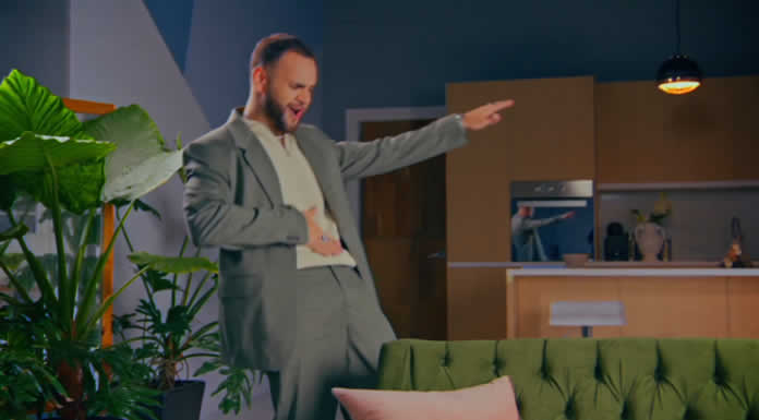 TAYLOR DÍAZ presenta CUANDO ÉRAMOS AMIGOS un amor de 3