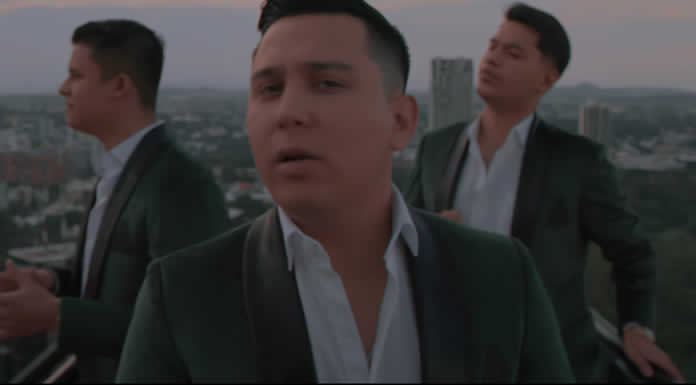 LA ARROLLADORA BANDA EL LIMÓN Estrena nuevo sencillo “YA ME LA DEBÍAS” @lachicuela.com