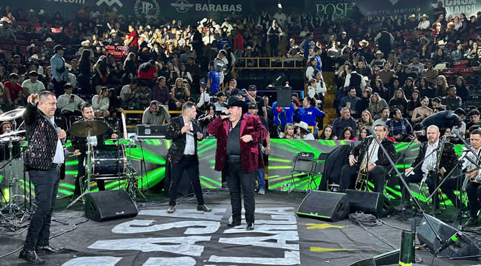 Gran noche se vive con EL COYOTE Y EDICIÓN ESPECIAL en el PALENQUE DE CULIACÁN @lachicuela.com (3)