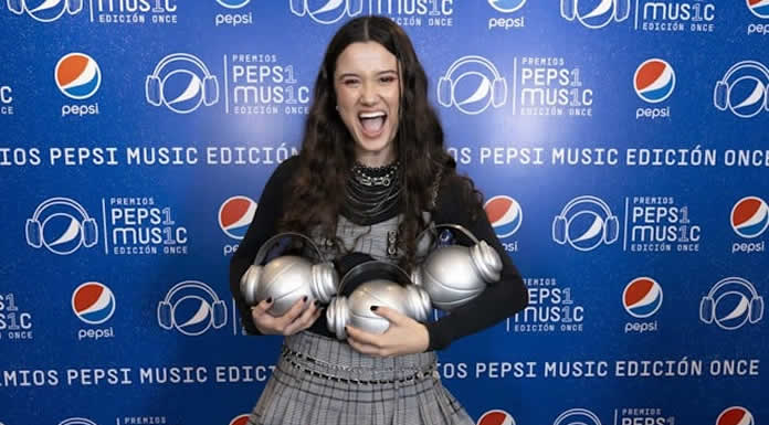 JOAQUINA, nominada 2x al LATIN GRAMMY, brilla durante su “QUISE QUERERTE” showcase en una noche llena de emoción @lachcuela.com