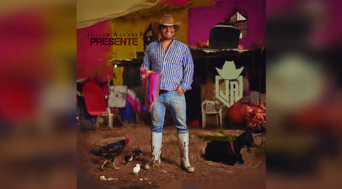 JULIÓN ÁLVAREZ Y SU NORTEÑO BANDA nos regala su “PRESENTE” @lachicuela