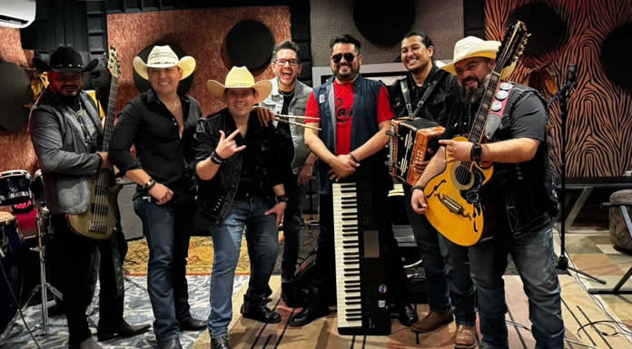 LA RAZA MTY presenta nuevo éxito @lachicuela.com